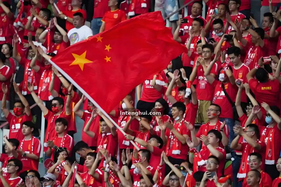 乐球吧 教练组调整观察:暂停时机与防守策略如何影响比赛走向